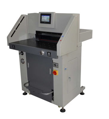 Китай Удобная Семи автоматическая машина Макс бумажного резца гильотины А3 отрезала размер 670мм поставщик